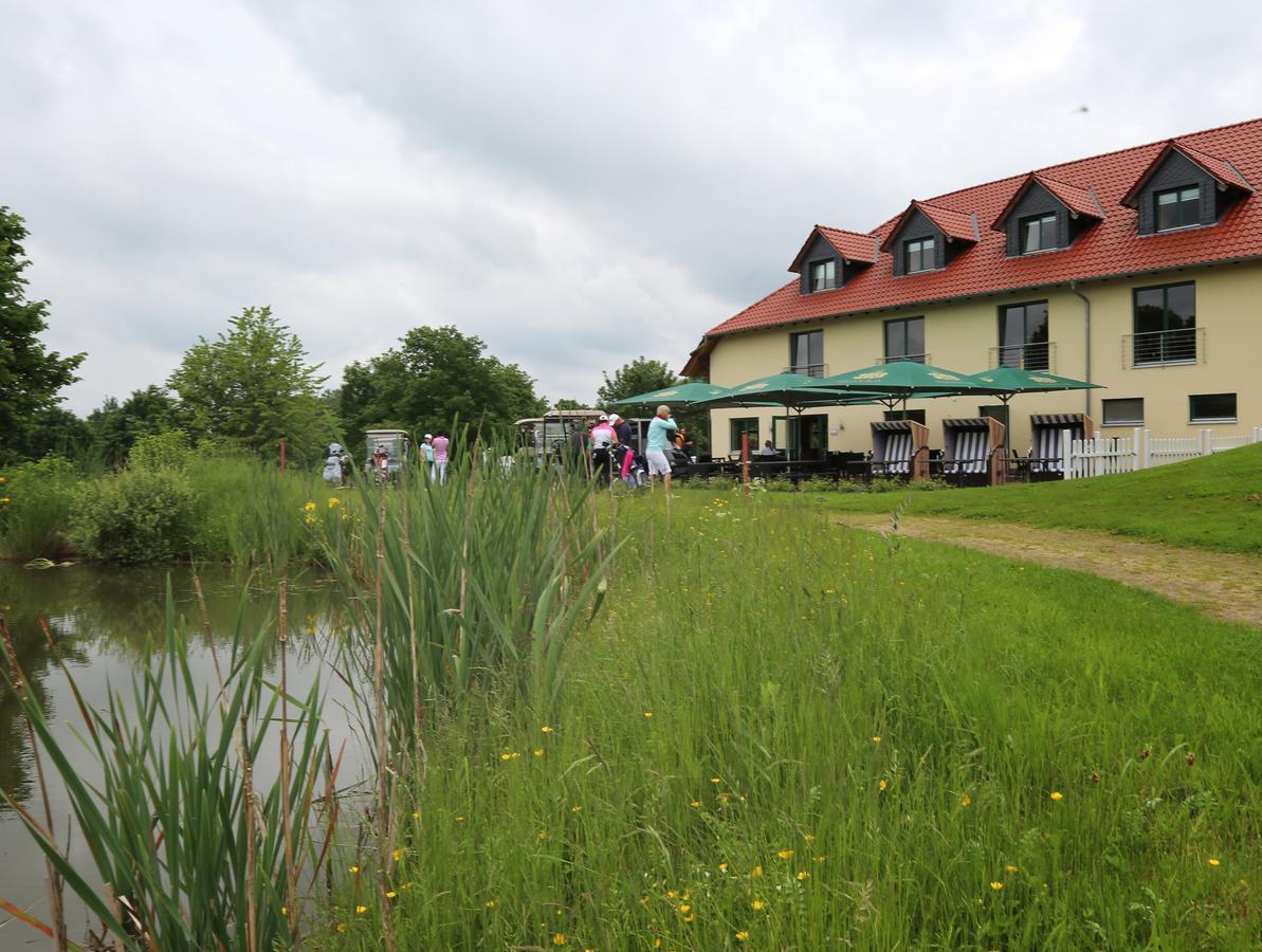 Apartments Golfpark Schlossgut Sickendorf Lauterbach  Exterior photo