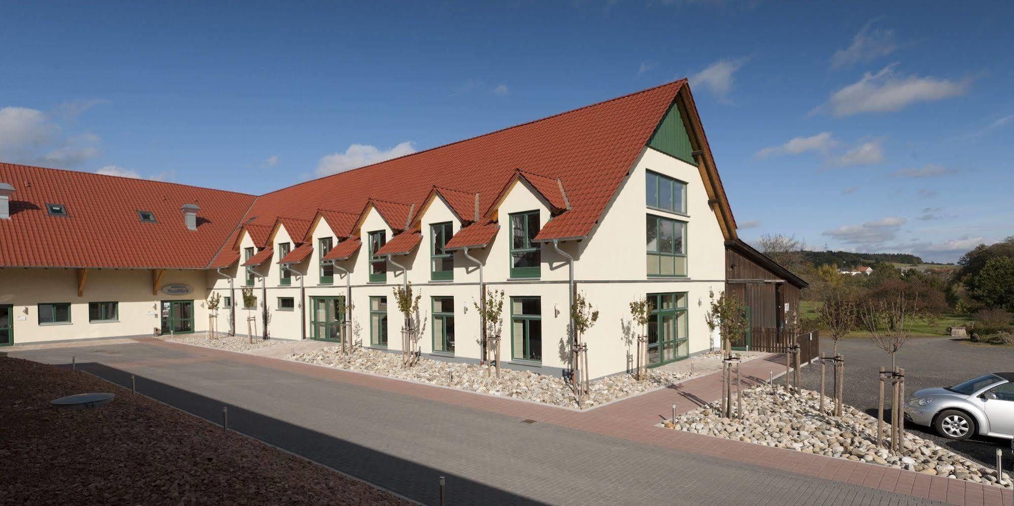 Apartments Golfpark Schlossgut Sickendorf Lauterbach  Exterior photo